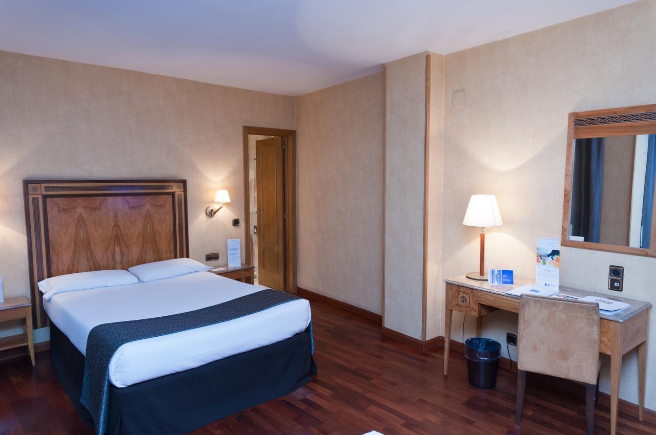 Apartamentos Leganitos Madrid Extérieur photo