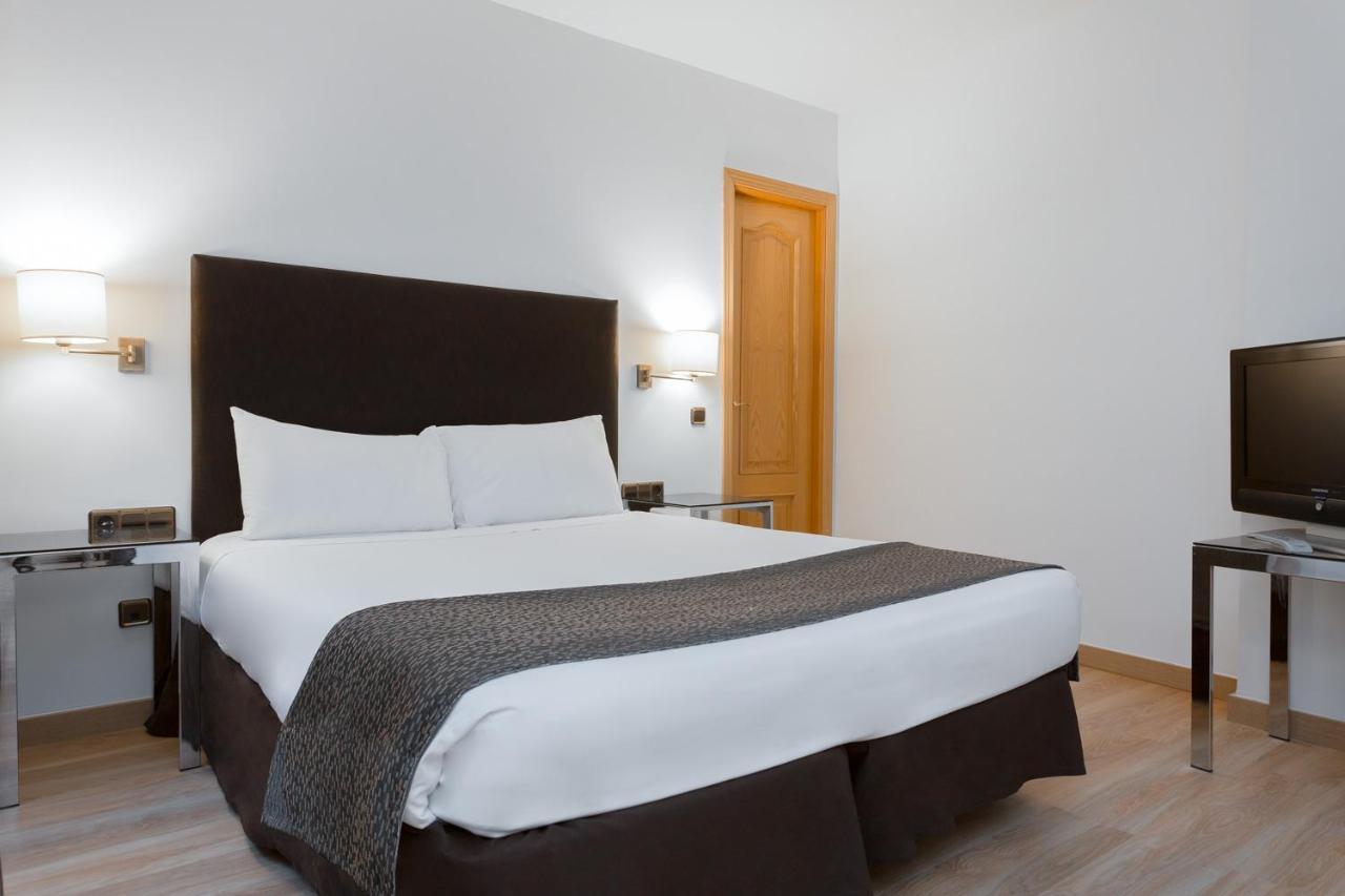 Apartamentos Leganitos Madrid Extérieur photo
